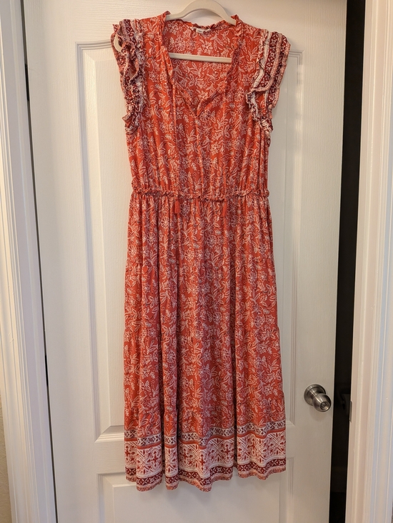 beachlunchlounge Dresses & Skirts - beachlunchlounge Coral Floral Ruffle-Sleeve Midi Dress